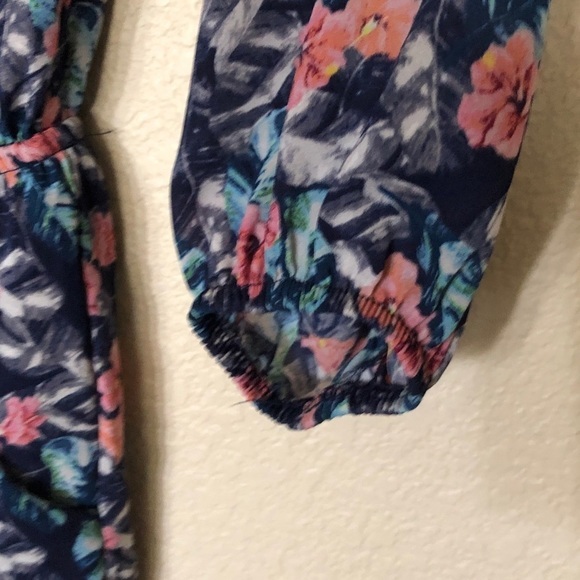 Design Lab blue floral off the shoulder 3/4 sleeve‎ romper size Small - Picture 2 of 8